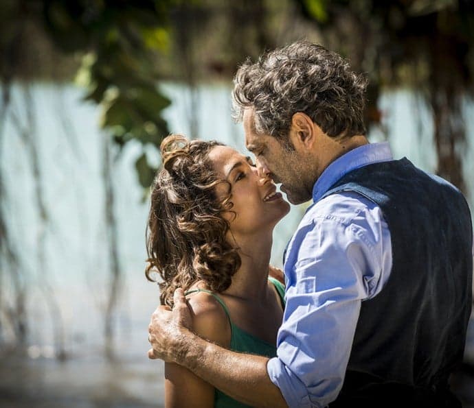 "Velho Chico": Santo morre e ressuscita com grito de Tereza