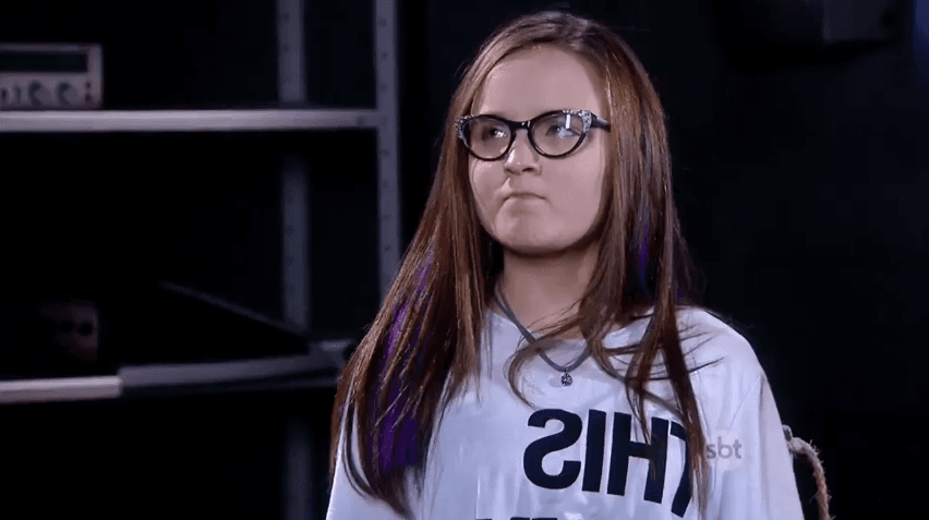 Isabela (Larissa Manoela) em cena de "Cúmplices de Um Resgate" (Foto: Reprodução/SBT)