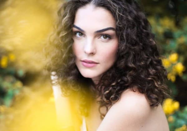 Após vilã em "Malhação", atriz recebe proposta de duas novelas na Globo