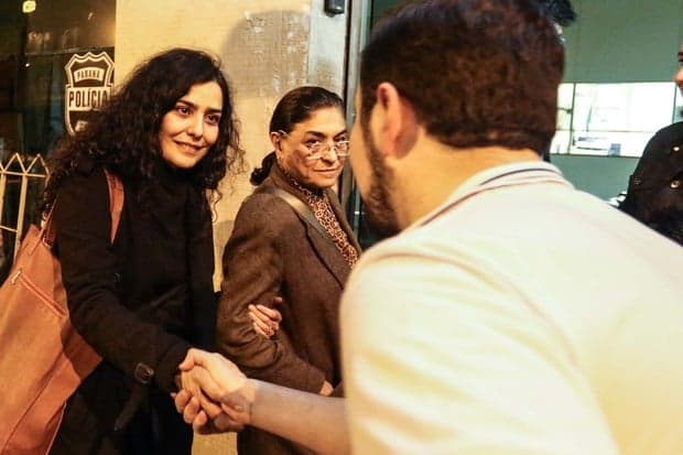 Após ser hostilizada por população, Letícia Sabatella registra boletim de ocorrência