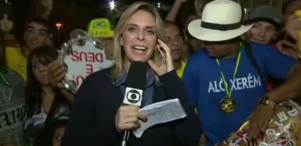 Em transmissão ao vivo, repórter ouve gritos de "Globo golpista" em comemoração