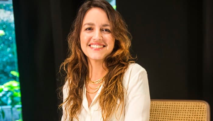 Autora da Globo fala sobre início da carreira na rua e conta como nasceu "Justiça"