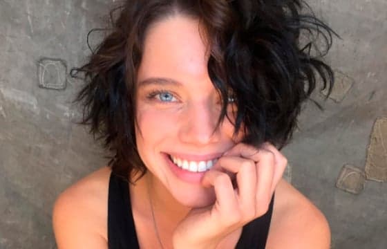 Bruna Linzmeyer sofre acidente doméstico