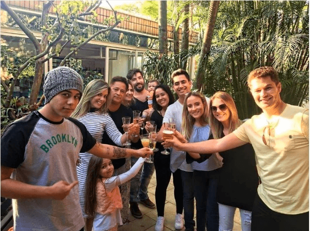 Em dia dos pais, Leonardo deixa suposta rixa de lado com Sandro Pedroso e reúne família