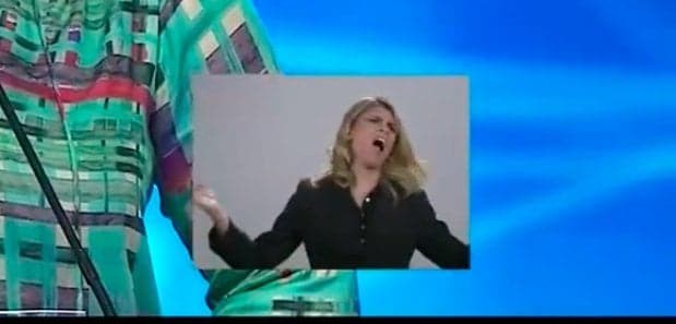 Intérprete de libras chama atenção no Debate da Band