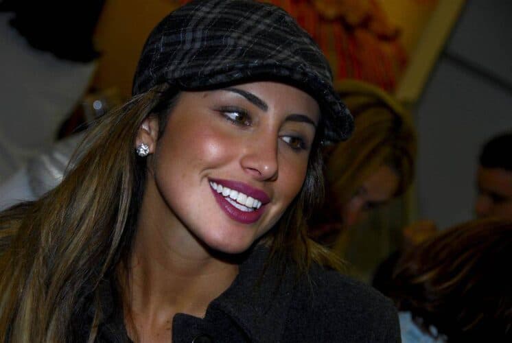 Criticada por fotos de biquíni, Jaque Khury faz desabafo na internet: "cada um com sua vida, né?"
