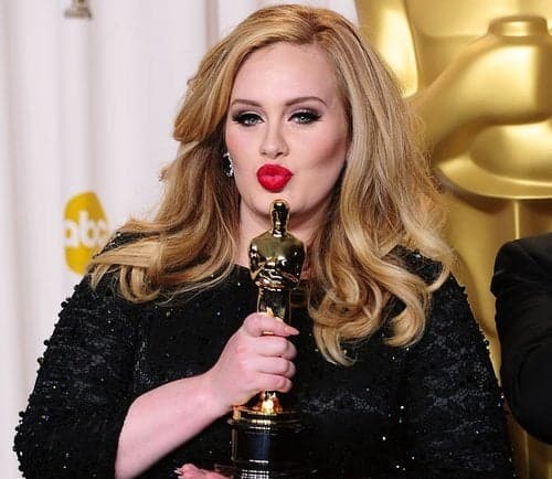 Adele recusa convite para cantar no maior show esportivo televisivo do mundo