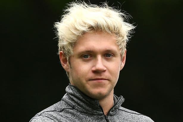 Vocalista do One Direction faz desabafo contra fã em rede social