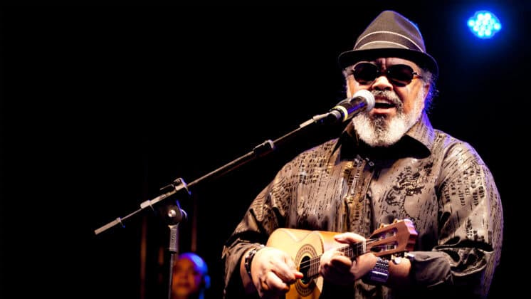Cantor Jorge Aragão está internado em hospital no RJ