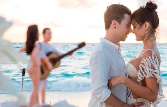 Mesmo casados, Isabeli Fontana e Di Ferrero moram em casas separadas
