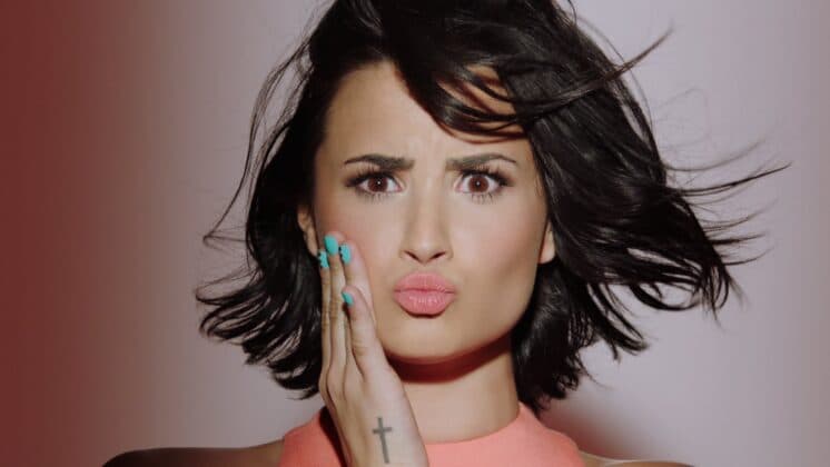 Após Selena Gomez, Demi Lovato decide abandonar carreira