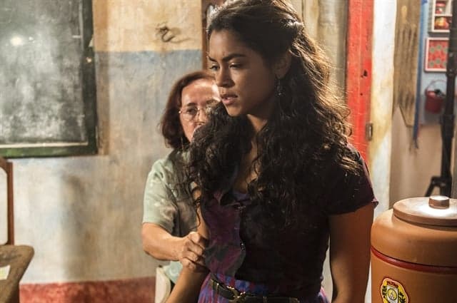"Velho Chico": Piedade pressiona Luzia a revelar seus segredos