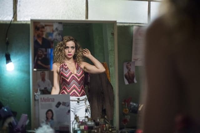 Leandra Leal interpreta perua que destrói a vida de Adriana Esteves em "Justiça"