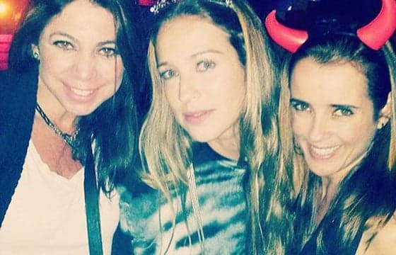 Luana Piovani curte noite de festa com amigas no Rio de Janeiro