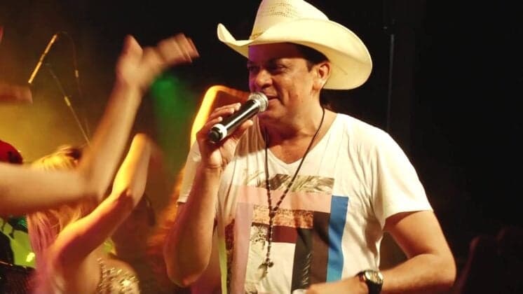 Justiça pede a prisão do cantor Frank Aguiar; entenda o caso