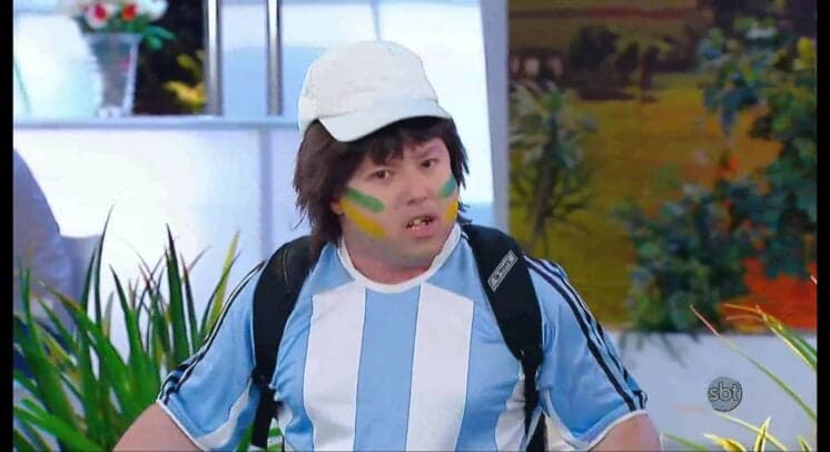 Cabrito Tevez aparece de Mamma Bruschetta no “A Praça é Nossa"; veja como ficou