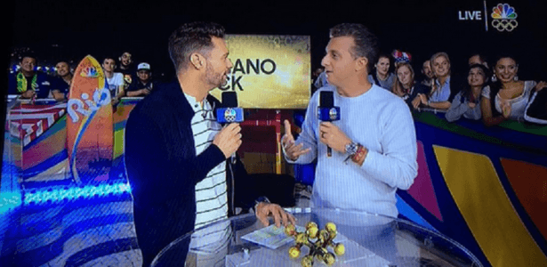 Huck participa de programa na TV americana, mas reclama de sono e horário