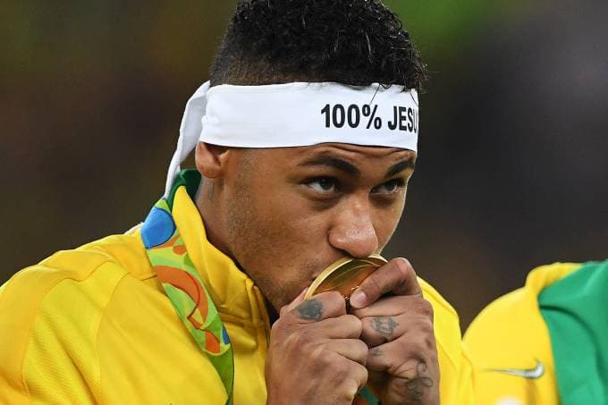 Neymar dá "olé" na Globo e dará primeira entrevista após ouro Olímpico à Record