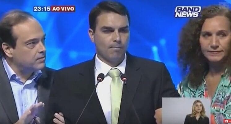 Candidato do PSC quase desmaia ao vivo em debate na Band; confira