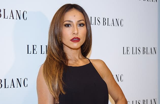 Sabrina Sato garante que não vai tirar a pinta: "Me traz sorte"