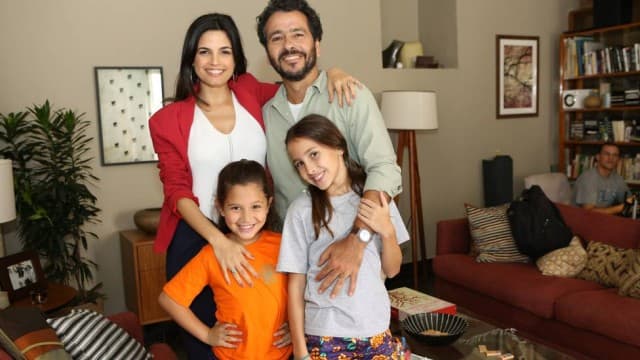 Marcos Palmeira e Emanuelle Araújo formam casal em nova série do Multishow