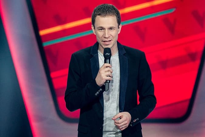 Três apresentadores disputam vaga de Tiago Leifert no “The Voice Kids”; saiba quem são