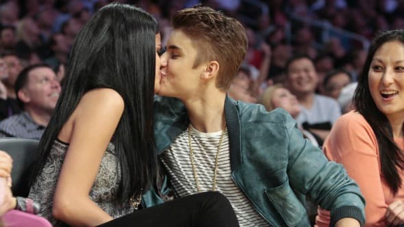 Selena e Justin Bieber devem "reatar" para possível parceria comercial