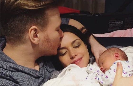 Michel Teló e Thais Fersoza posam com filha: "Maior amor do mundo"