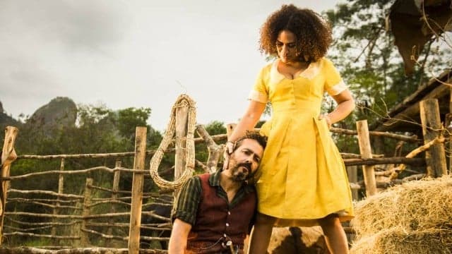 "Velho Chico": Cícero faz declaração para Dalva e diz que quer ficar com ela