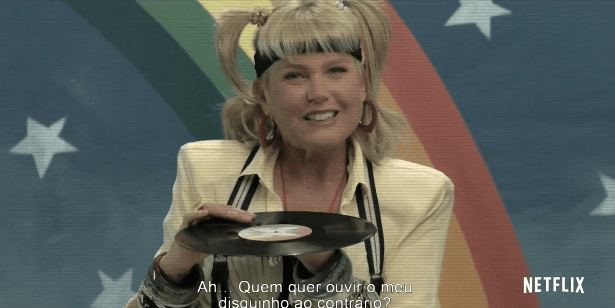 Xuxa surpreende e faz piada sobre "pacto demoníaco"