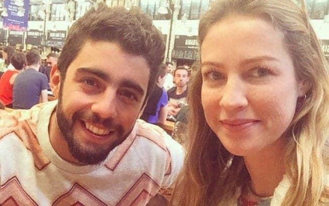 Pedro Scooby anuncia separação e leva alfinetada de Luana Piovani