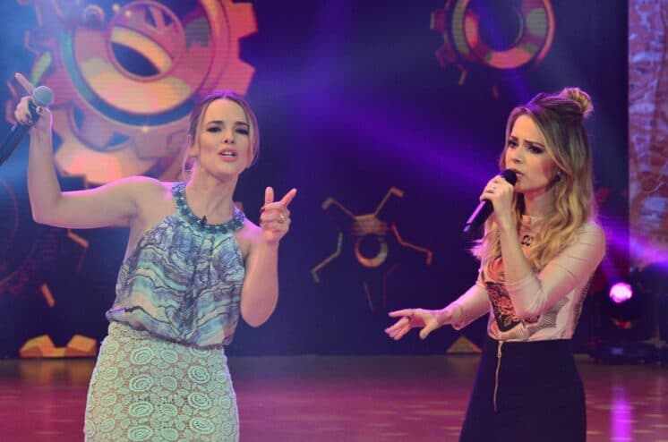 Fã de Sandy, Thaeme, da dupla com Thiago, se emociona em encontro inédito com a cantora, no Legendários