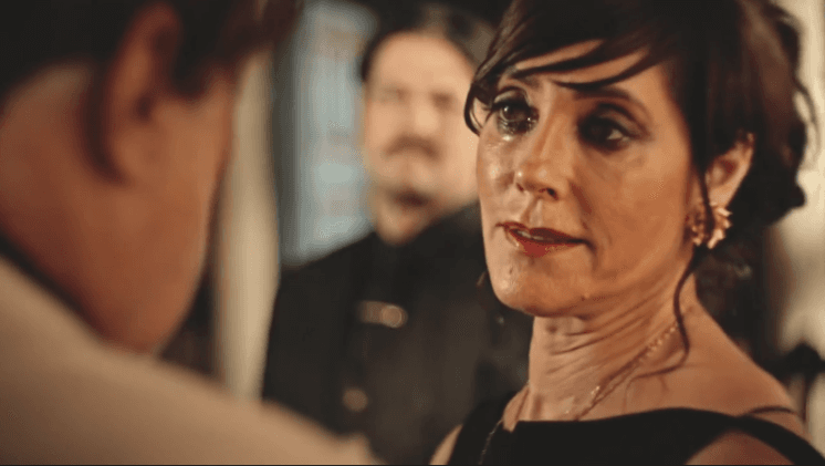 "Velho Chico": Iolanda se comove com morte e fica impressionada com visual de Afrânio