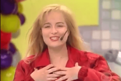 Angélica comemora 20 anos na Globo e posta vídeos antigos na web
