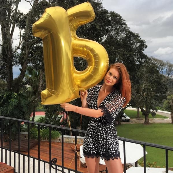 Marina Ruy Barbosa celebra 15 milhões de seguidores