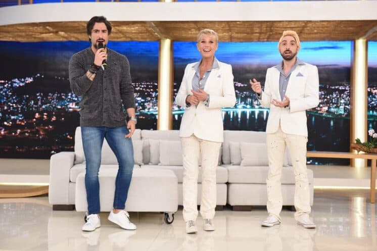 Marcos Mion deve ocupar o lugar da Xuxa na Record