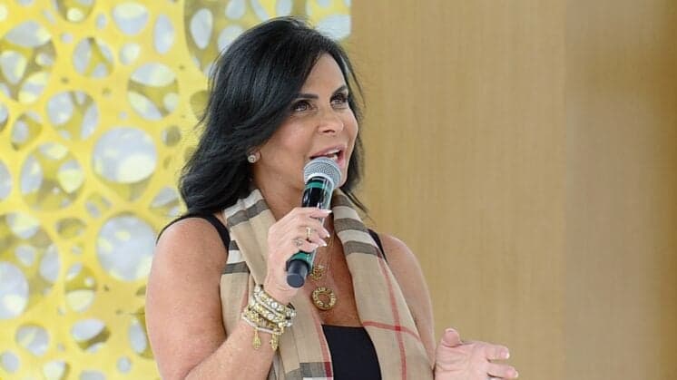 Gretchen fala sobre preenchimento labial de Anitta