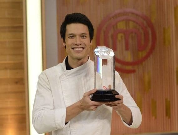Band contrata Léo Young, vencedor do último "MasterChef"