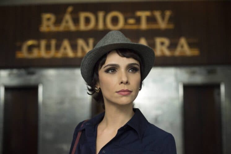 Débora Falabella fala sobre personagem em minissérie e revela: "me identifico com o feminismo"