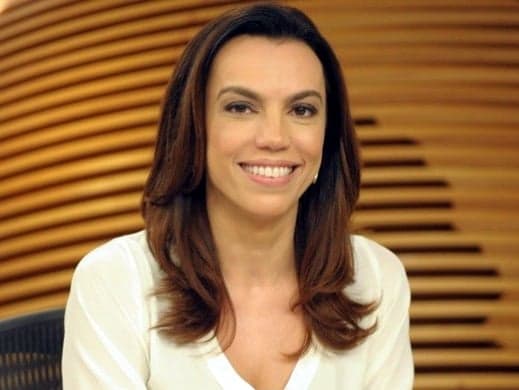 Ana Paula Araújo muda visual e chama atenção dos seguidores
