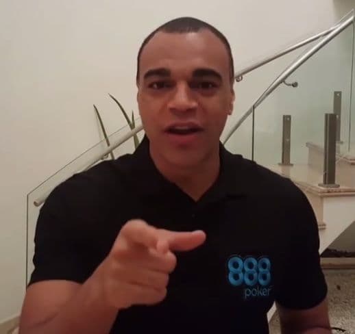 "Belo me deve e não é pouco", detona Denilson