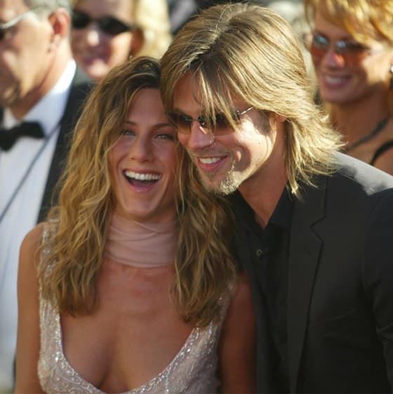 Jennifer Aniston falou para amigos sobre separação de Brad Pitt e Angelina Jolie: 'Carma'