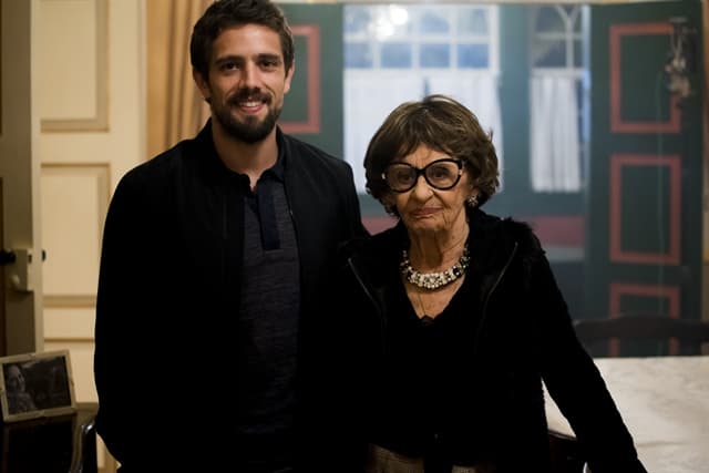 Laura Cardoso entra em "Sol Nascente" como grande vilã Dona Sinhá, que planeja golpe