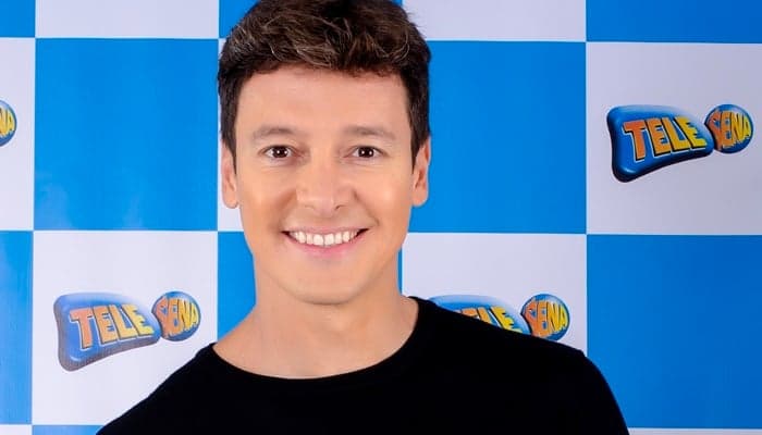 Rodrigo Faro se veste de mulher e faz reclamação de comercial