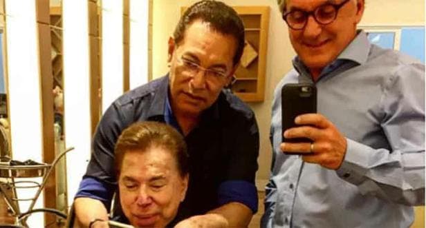 Otávio Mesquita tieta Silvio Santos no cabeleireiro e se impressiona com o apresentador