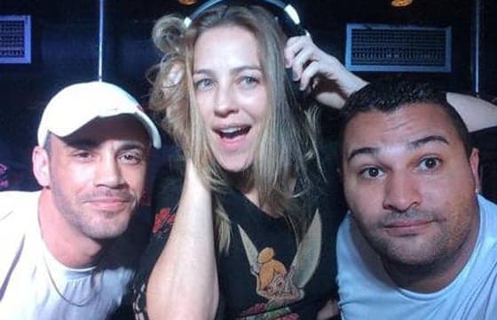 Solteira, Luana Piovani curte a noite em boate badalada de São Paulo