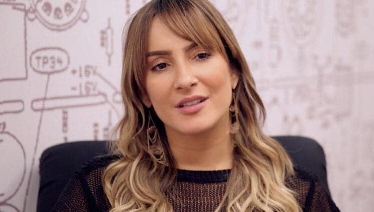 Crise afeta e Claudia Leitte realiza show em buffet