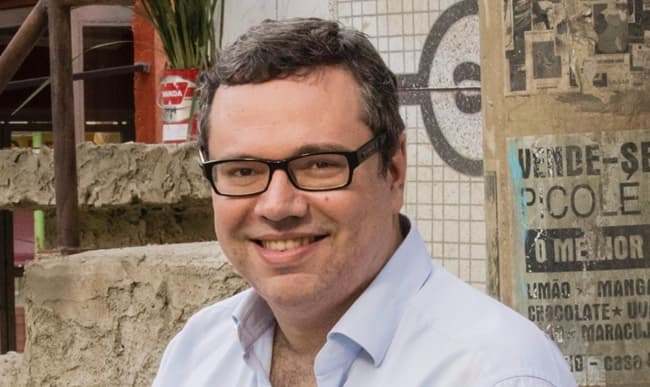 João Emanuel Carneiro desenvolve minissérie antes de retornar com novela