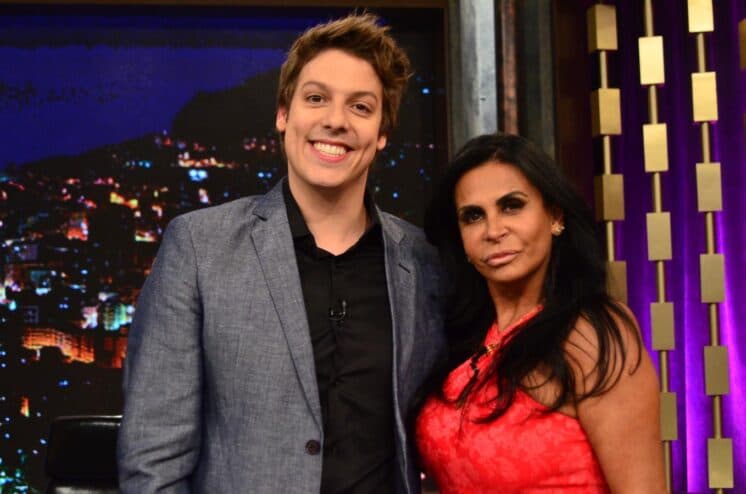 "Programa do Porchat" recebe  Gretchen; dançarina enterra assuntos indesejáveis