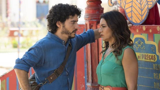 "Velho Chico": Martim declara seu amor para Beatriz e desaparece